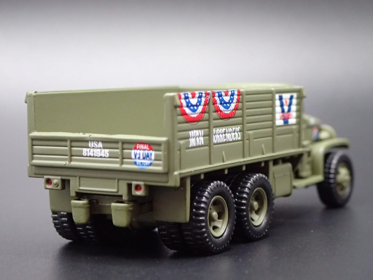 WWII GMC CCKW 2.5 TON 6X6 TRUCK MILITARY V-J DAY 1:87 SCALE DIECAST MODEL CAR