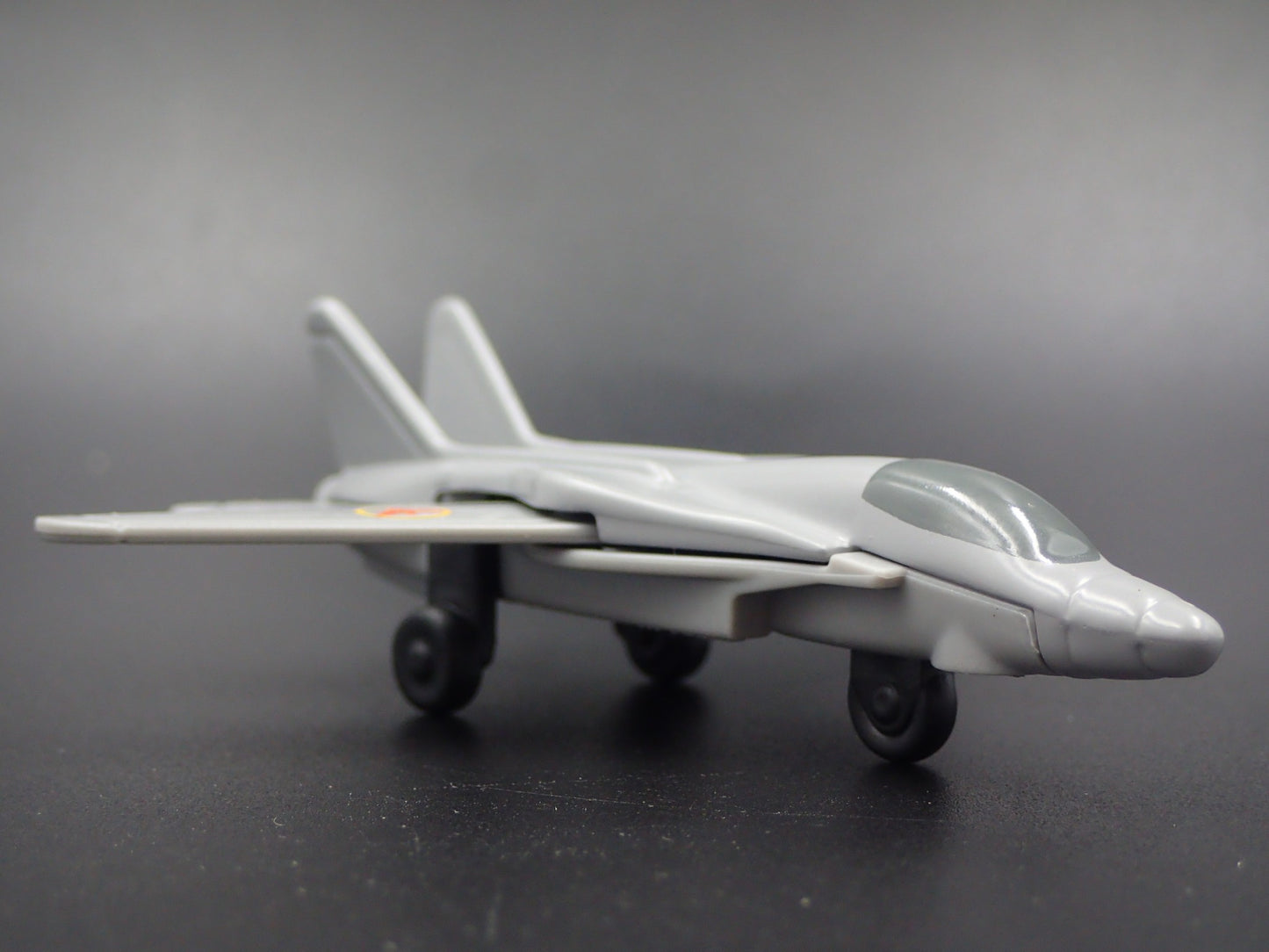 TOP GUN MAVERICK SWING WING PLANE MILITARY 1:64 MB SCALE DIORAMA DIECAST MODEL