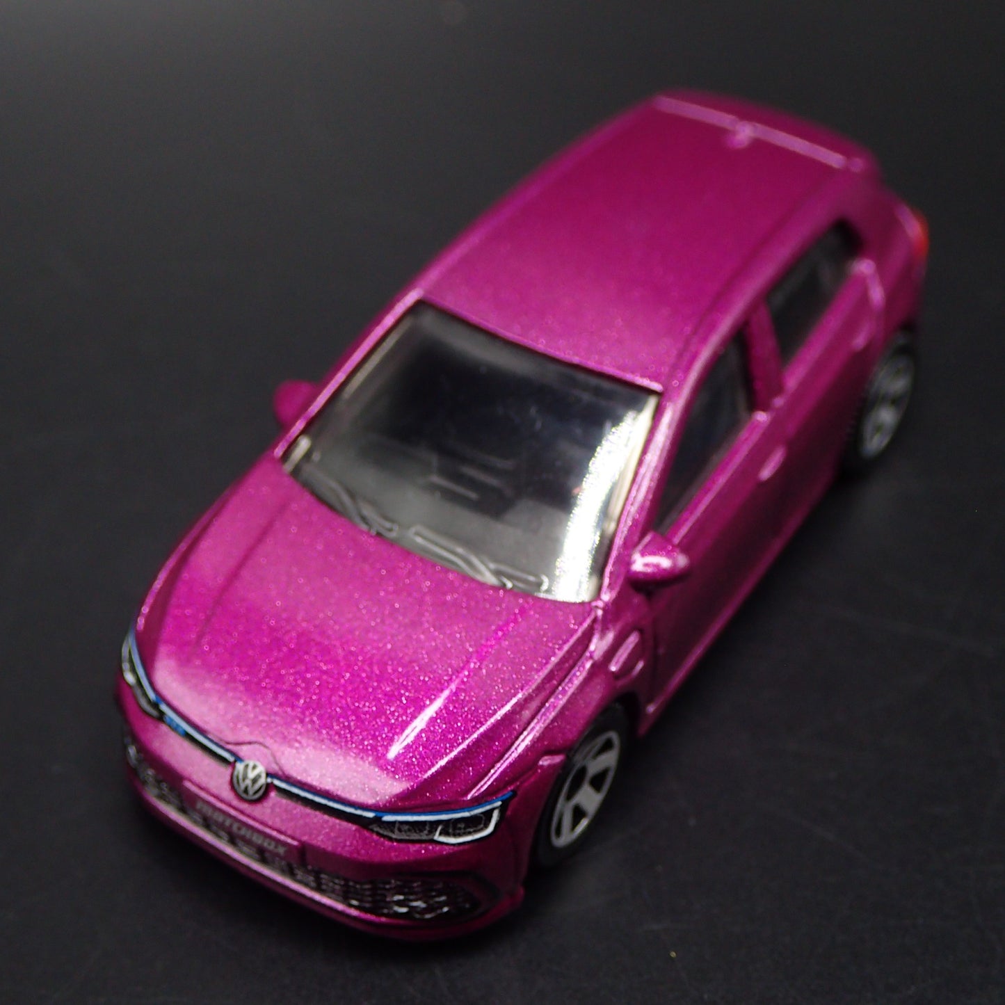 2019 19 VW VOLKSWAGEN GOLF GTE MK8 PURPLE 1:64 SCALE DIORAMA DIECAST MODEL CAR