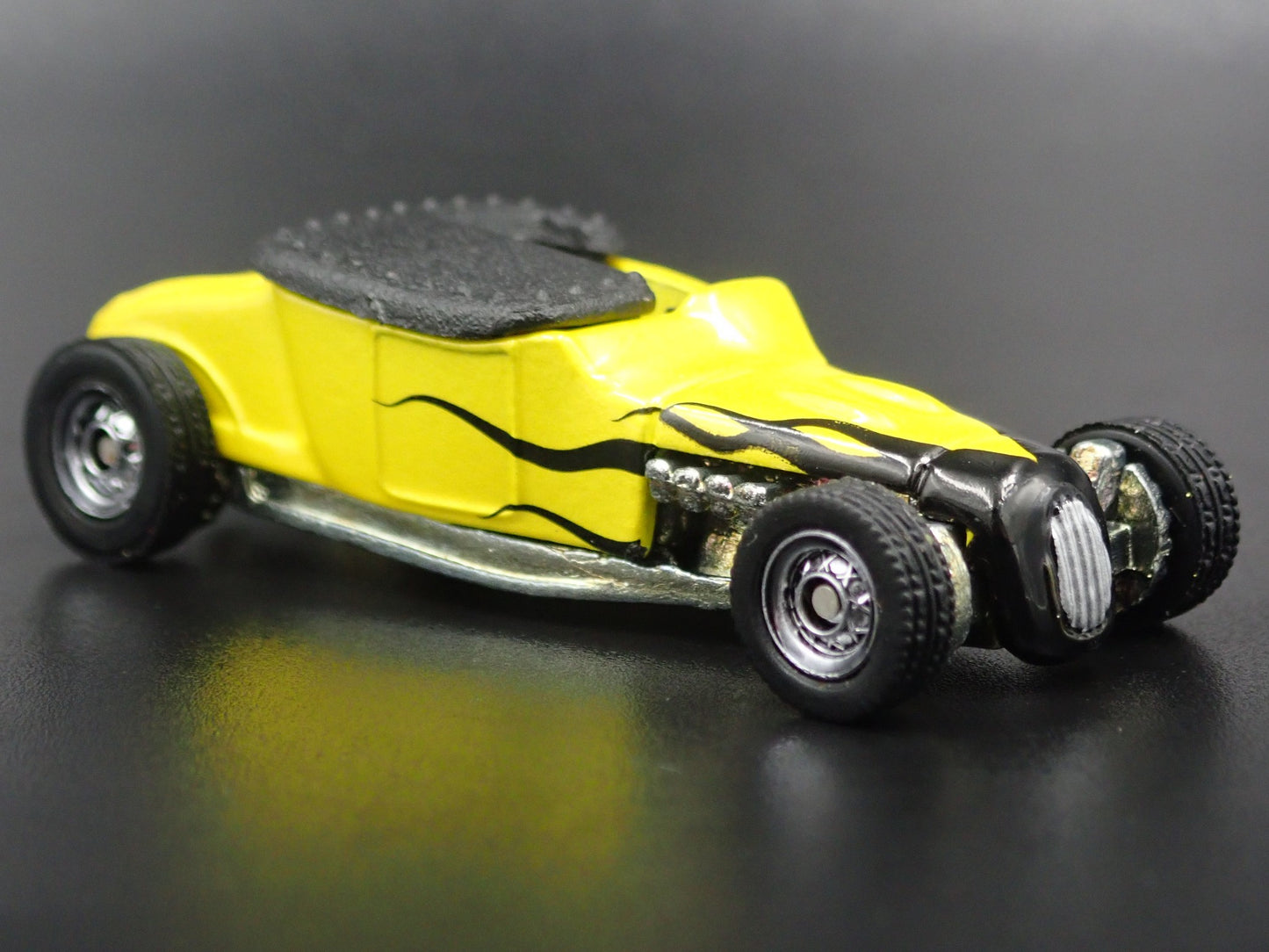 1927 27 FORD TRACK T ROADSTER HOT ROD RARE 1:64 SCALE DIORAMA DIECAST MODEL CAR