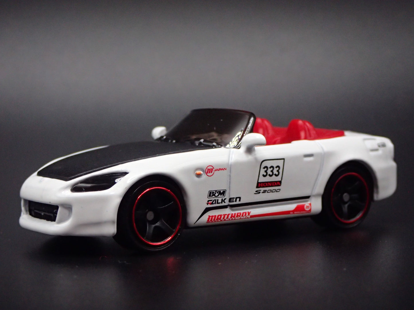 2004 - 2009 HONDA S2000 WHITE 1:64 SCALE COLLECTIBLE DIORAMA DIECAST MODEL CAR