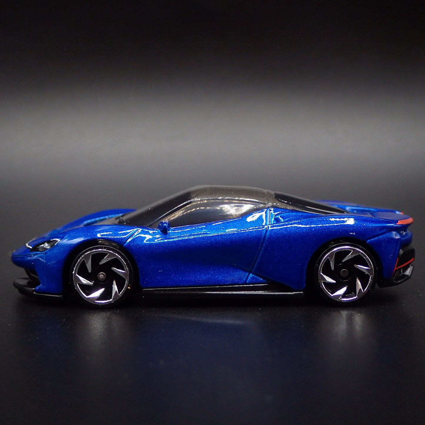 2022-2025 AUTOMOBILI PININFARINA BATTISTA SUPER CAR 1:64 SCALE DIECAST MODEL CAR