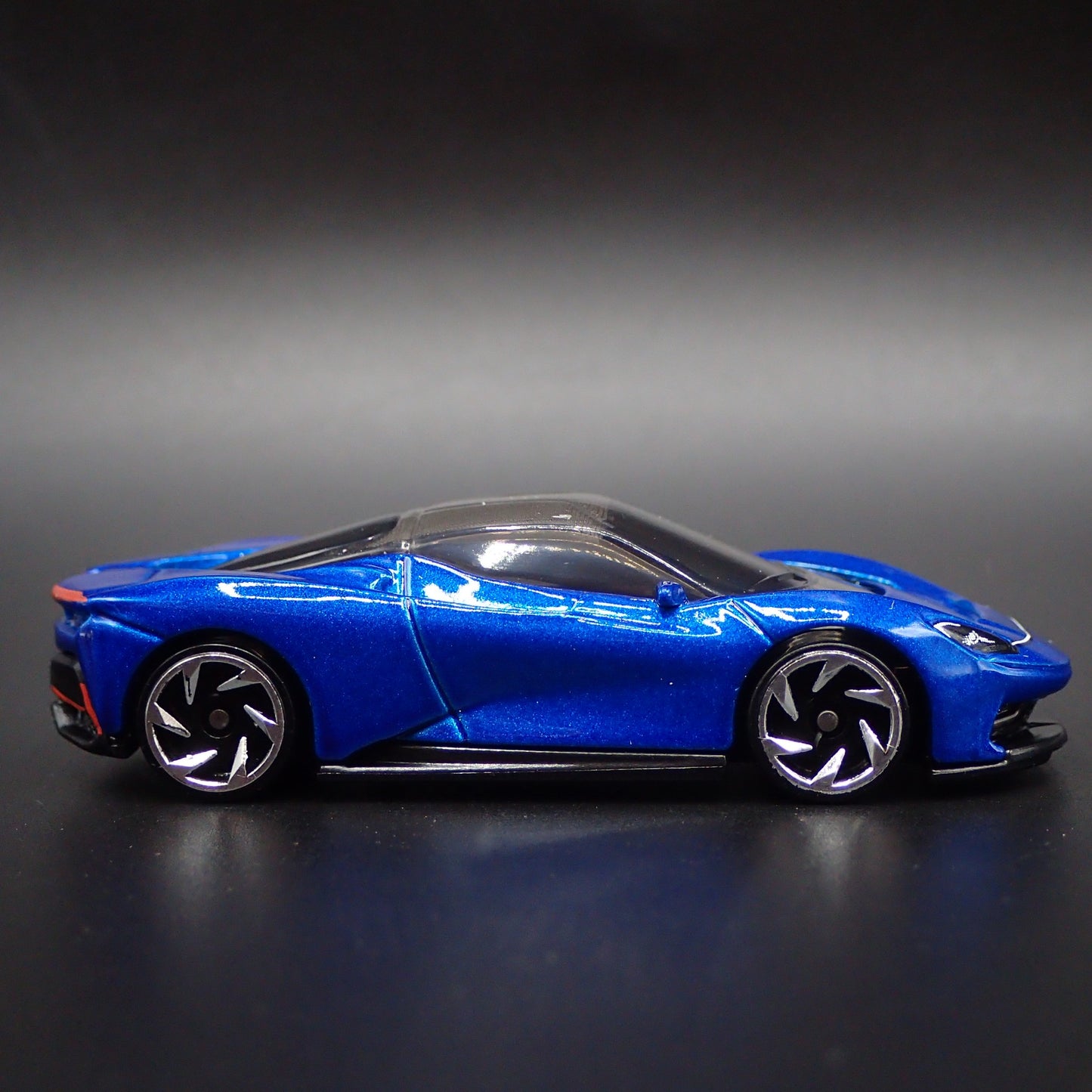 2022-2025 AUTOMOBILI PININFARINA BATTISTA SUPER CAR 1:64 SCALE DIECAST MODEL CAR