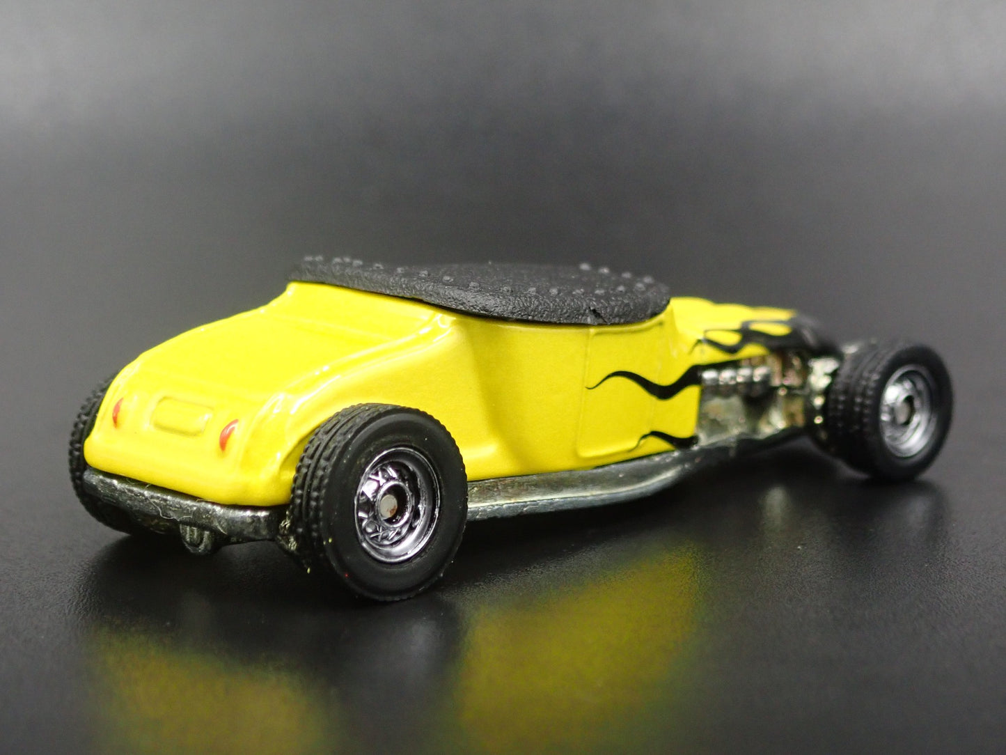 1927 27 FORD TRACK T ROADSTER HOT ROD RARE 1:64 SCALE DIORAMA DIECAST MODEL CAR