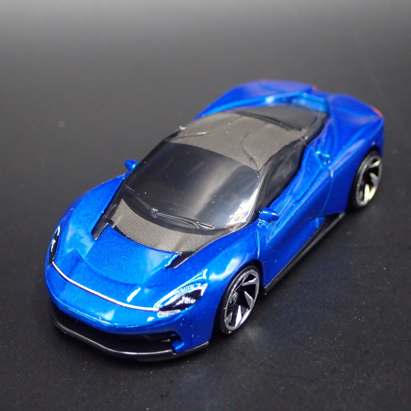 2022-2025 AUTOMOBILI PININFARINA BATTISTA SUPER CAR 1:64 SCALE DIECAST MODEL CAR
