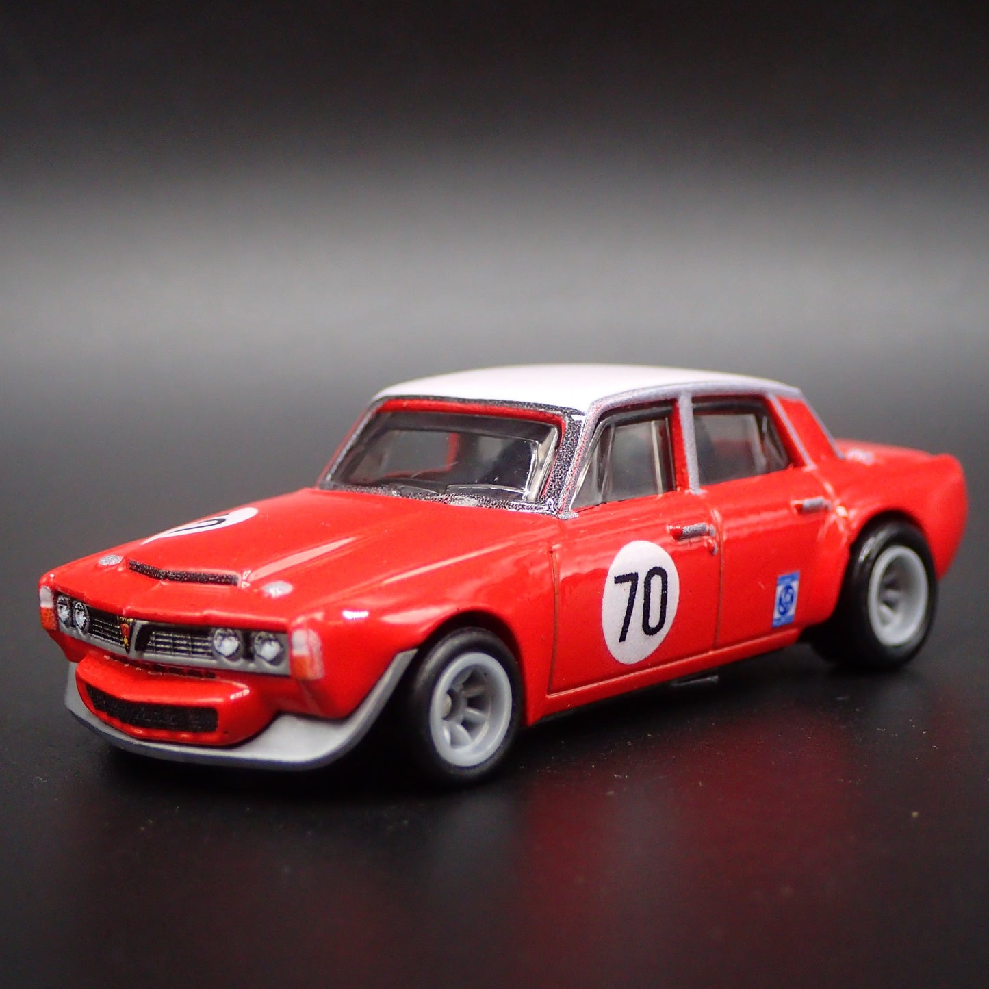 1963-1977 ROVER P6 GROUP 2 RED 1/64 SCALE COLLECTIBLE DIORAMA DIECAST MODEL CAR