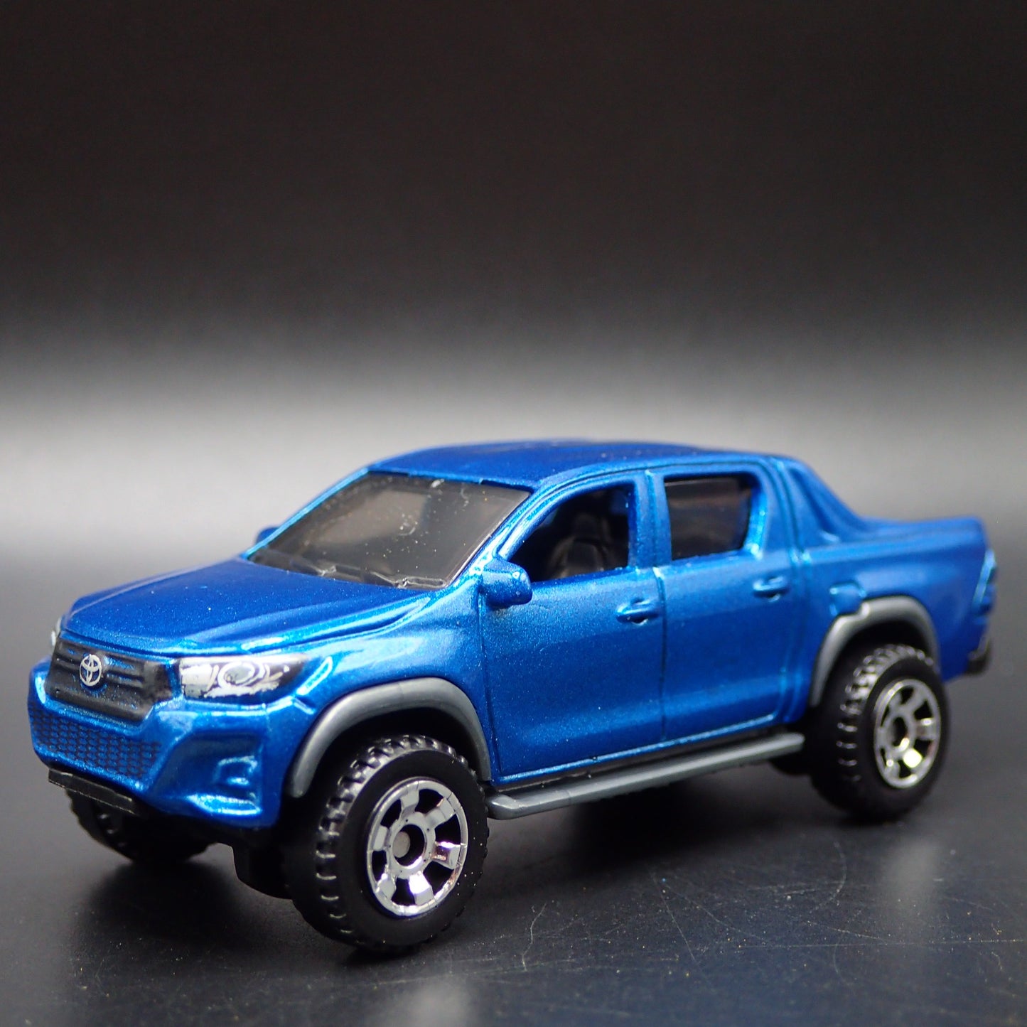 2015-2025 TOYOTA HILUX PICKUP TRUCK BLUE 1/64 SCALE DIORAMA DIECAST MODEL CAR