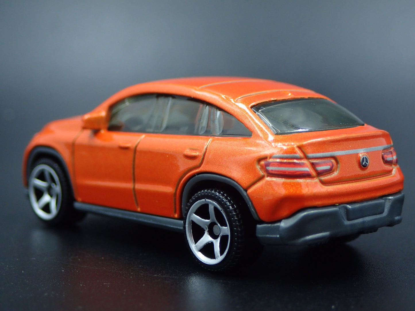 2012-2019 MERCEDES-BENZ GLE COUPE ORANGE 1:64 SCALE DIORAMA DIECAST MODEL CAR