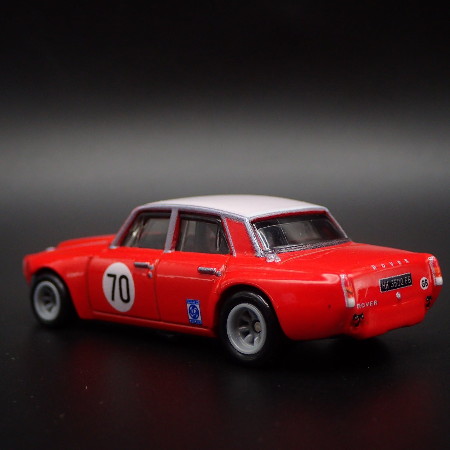 1963-1977 ROVER P6 GROUP 2 RED 1/64 SCALE COLLECTIBLE DIORAMA DIECAST MODEL CAR