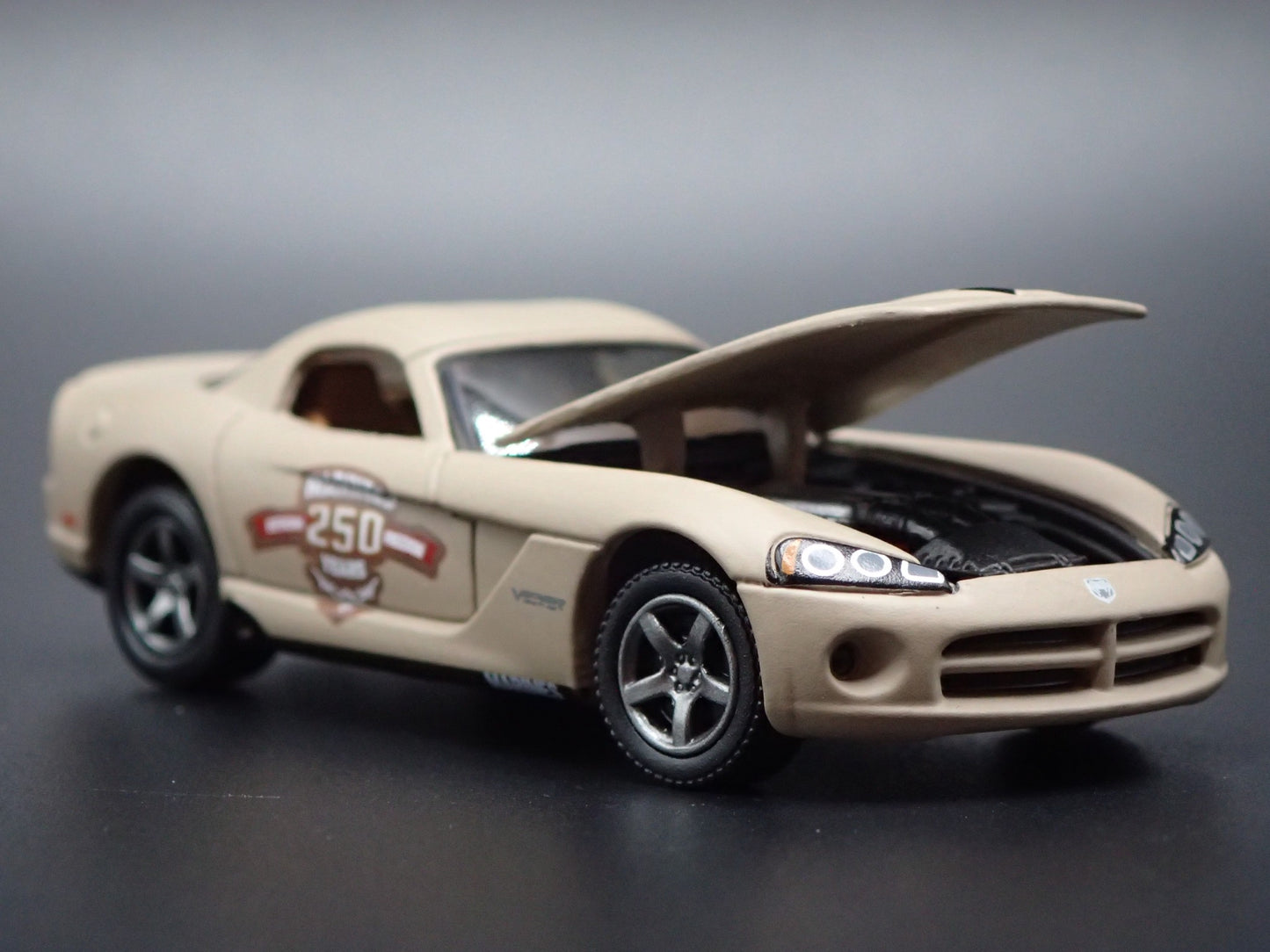 2008-2010 DODGE VIPER SRT10 MARINES 250 ANNIVERSARY 1/64 SCALE DIECAST MODEL CAR