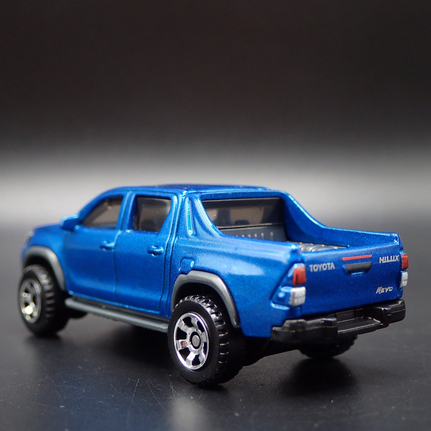 2015-2025 TOYOTA HILUX PICKUP TRUCK BLUE 1/64 SCALE DIORAMA DIECAST MODEL CAR