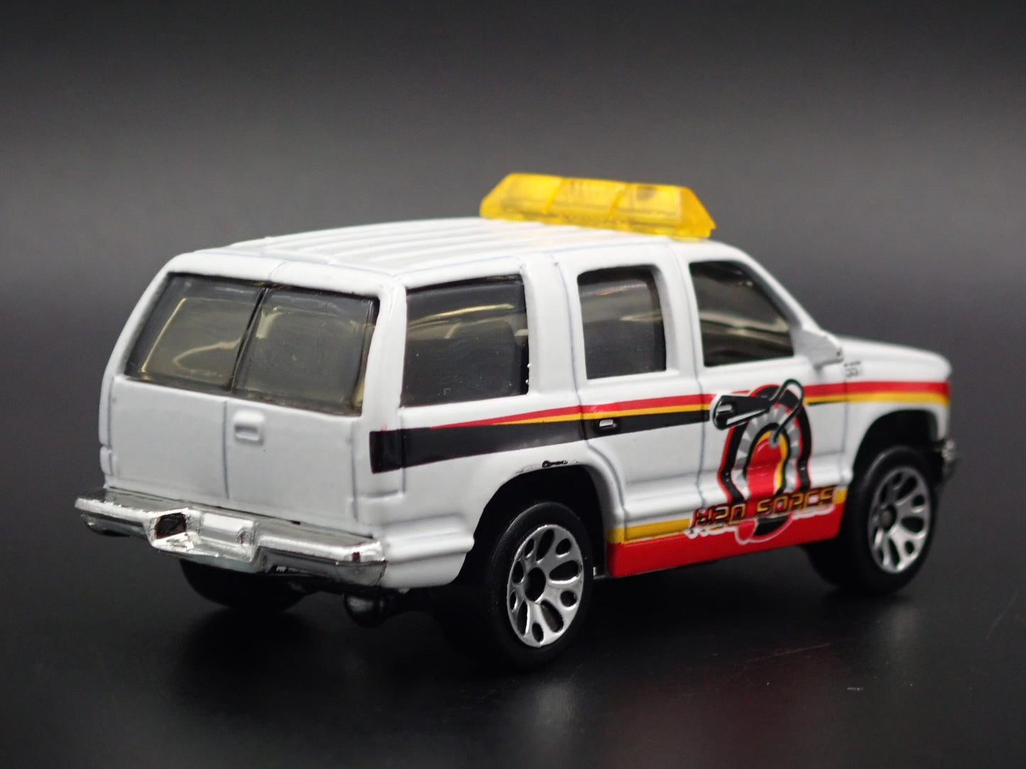 1997 97 CHEVY CHEVROLET TAHOE FIRE RESUCE VEHICLE 1:64  SCALE DIECAST MODEL CAR