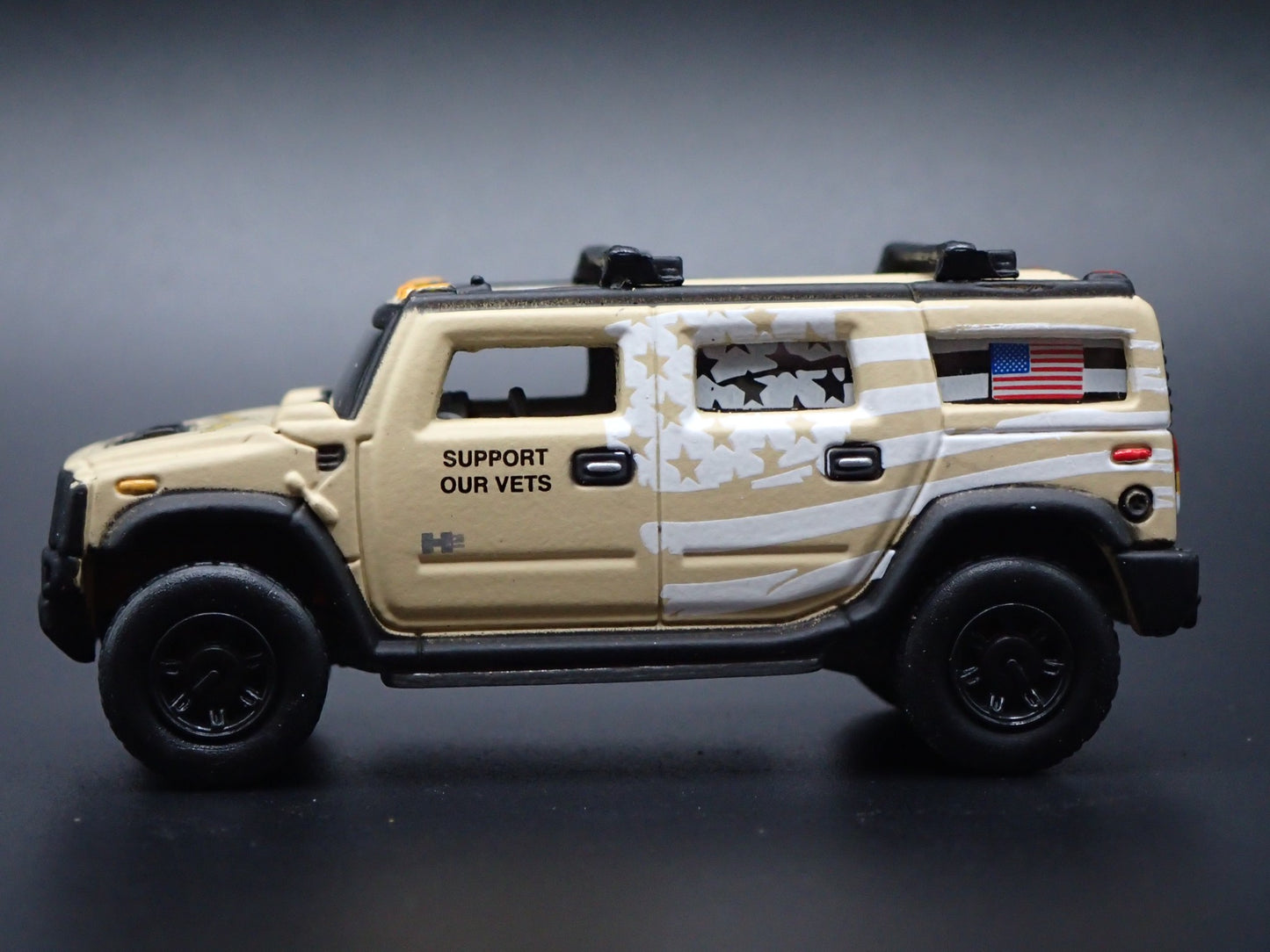 2003-2009 HUMMER H2 SUV VICTORY OVER IRAQ 1:64 SCALE DIORAMA DIECAST MODEL CAR