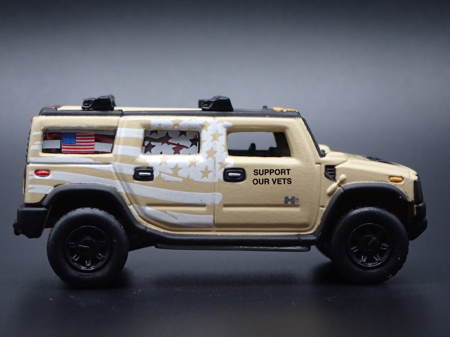 2003-2009 HUMMER H2 SUV VICTORY OVER IRAQ 1:64 SCALE DIORAMA DIECAST MODEL CAR