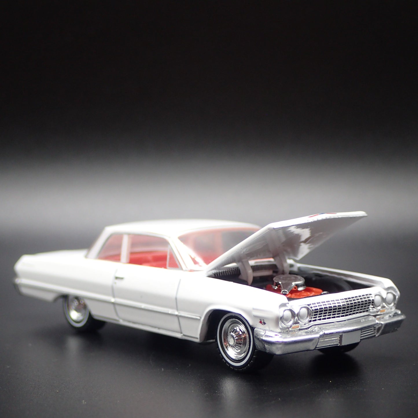 1963 63 CHEVY CHEVROLET BEL AIR 1:64 SCALE COLLECTIBLE DIORAMA DIECAST MODEL CAR
