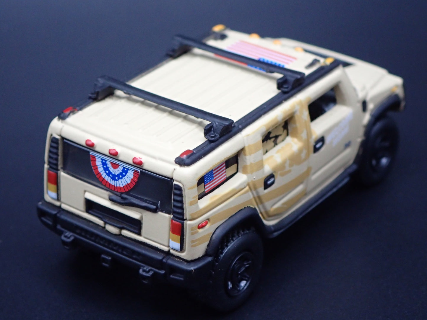 2003-2009 HUMMER H2 SUV VICTORY OVER IRAQ 1:64 SCALE DIORAMA DIECAST MODEL CAR