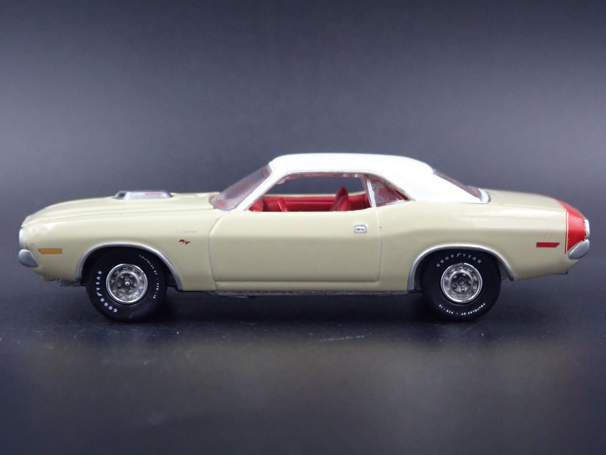 1970 70 DODGE CHALLENGER RT 1:64 SCALE COLLECTIBLE DIORAMA DIECAST MODEL CAR-Burning Rubber Toy Company