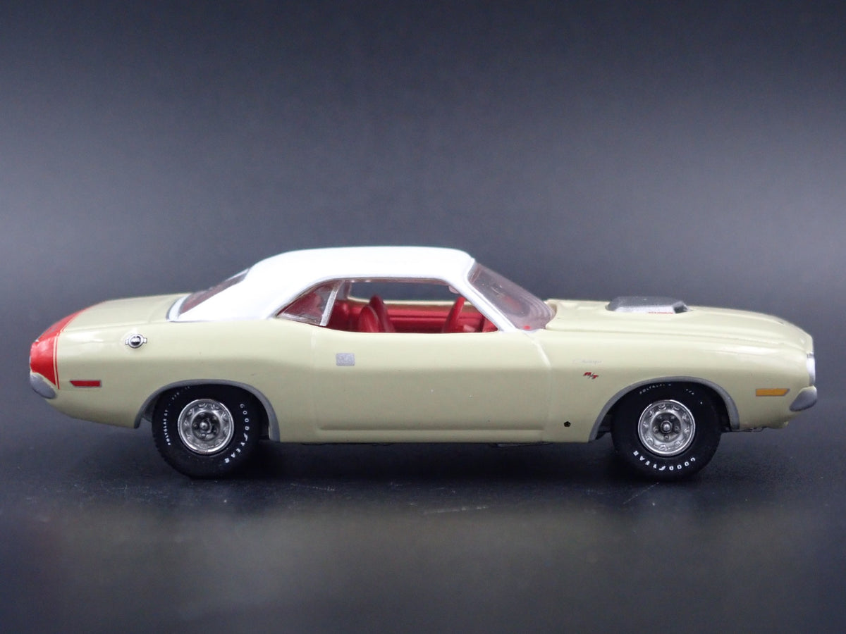 1970 70 DODGE CHALLENGER RT 1:64 SCALE COLLECTIBLE DIORAMA DIECAST MODEL CAR-Burning Rubber Toy Company