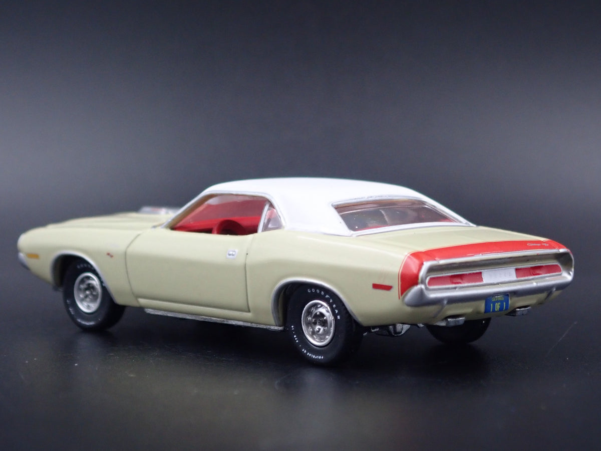 1970 70 DODGE CHALLENGER RT 1:64 SCALE COLLECTIBLE DIORAMA DIECAST MODEL CAR-Burning Rubber Toy Company