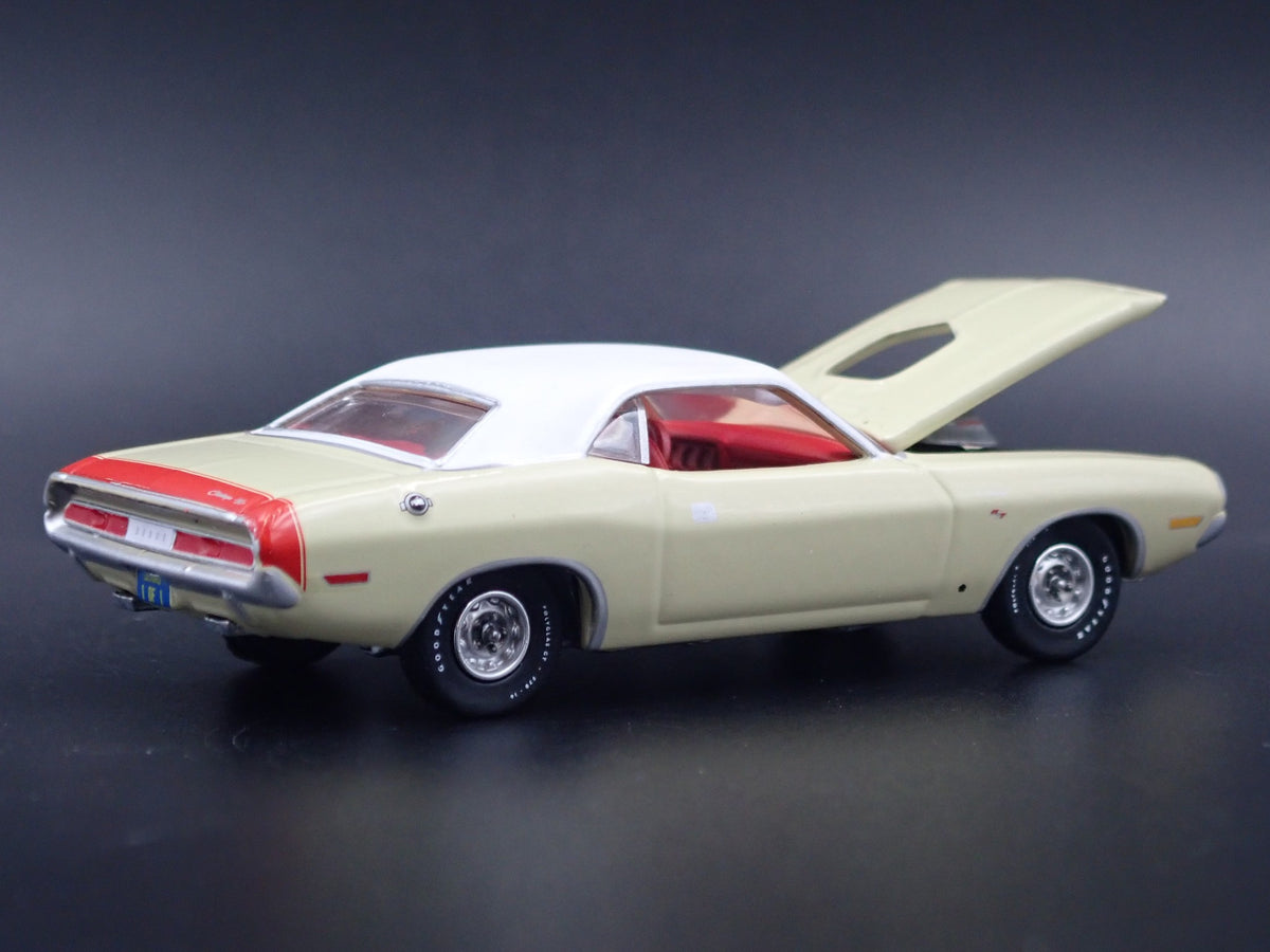 1970 70 DODGE CHALLENGER RT 1:64 SCALE COLLECTIBLE DIORAMA DIECAST MODEL CAR-Burning Rubber Toy Company