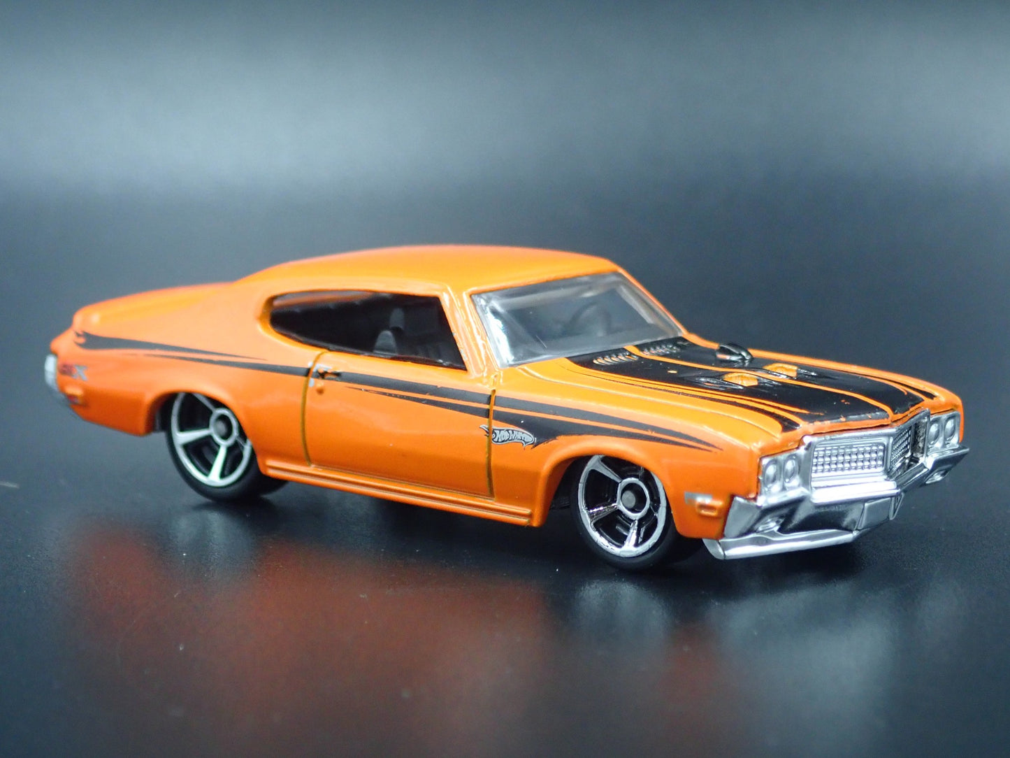 1970 70 BUICK GSX ORANGE 1:64 SCALE COLLECTIBLE DIORAMA DIECAST MODEL CAR