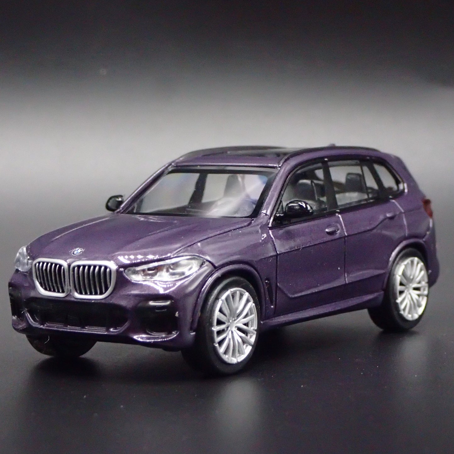 2019-2025 BMW X5 LUXURY SUV G05 1:64 SCALE COLLECTIBLE DIORAMA DIECAST MODEL CAR