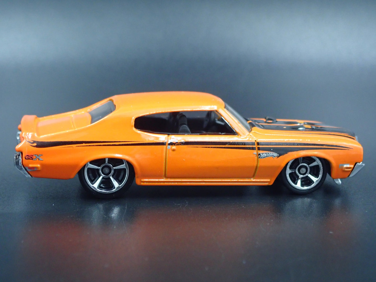 1970 70 BUICK GSX ORANGE 1:64 SCALE COLLECTIBLE DIORAMA DIECAST MODEL CAR