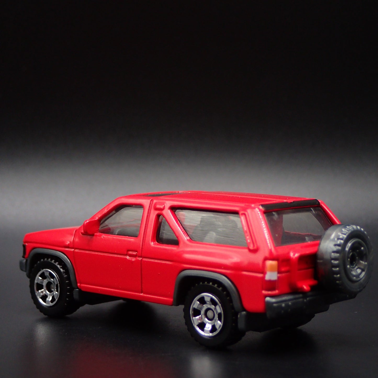 1985-1994 NISSAN PATHFINDER SUV 1:64 SCALE COLLECTIBLE DIORAMA DIECAST MODEL CAR