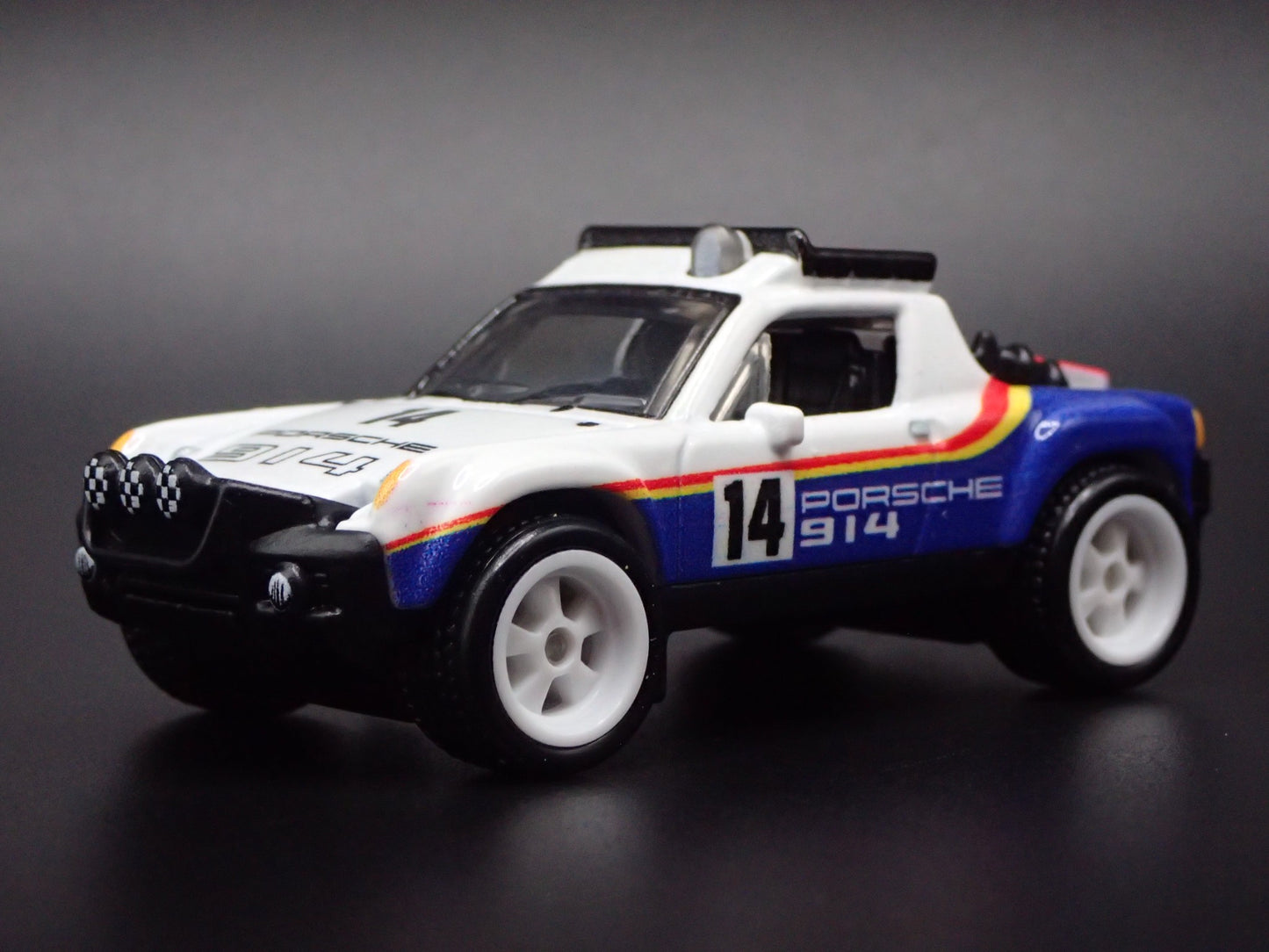 1969-1976 PORSCHE 914 SAFARI 1:64 SCALE COLLECTIBLE DIORAMA DIECAST MODEL CAR