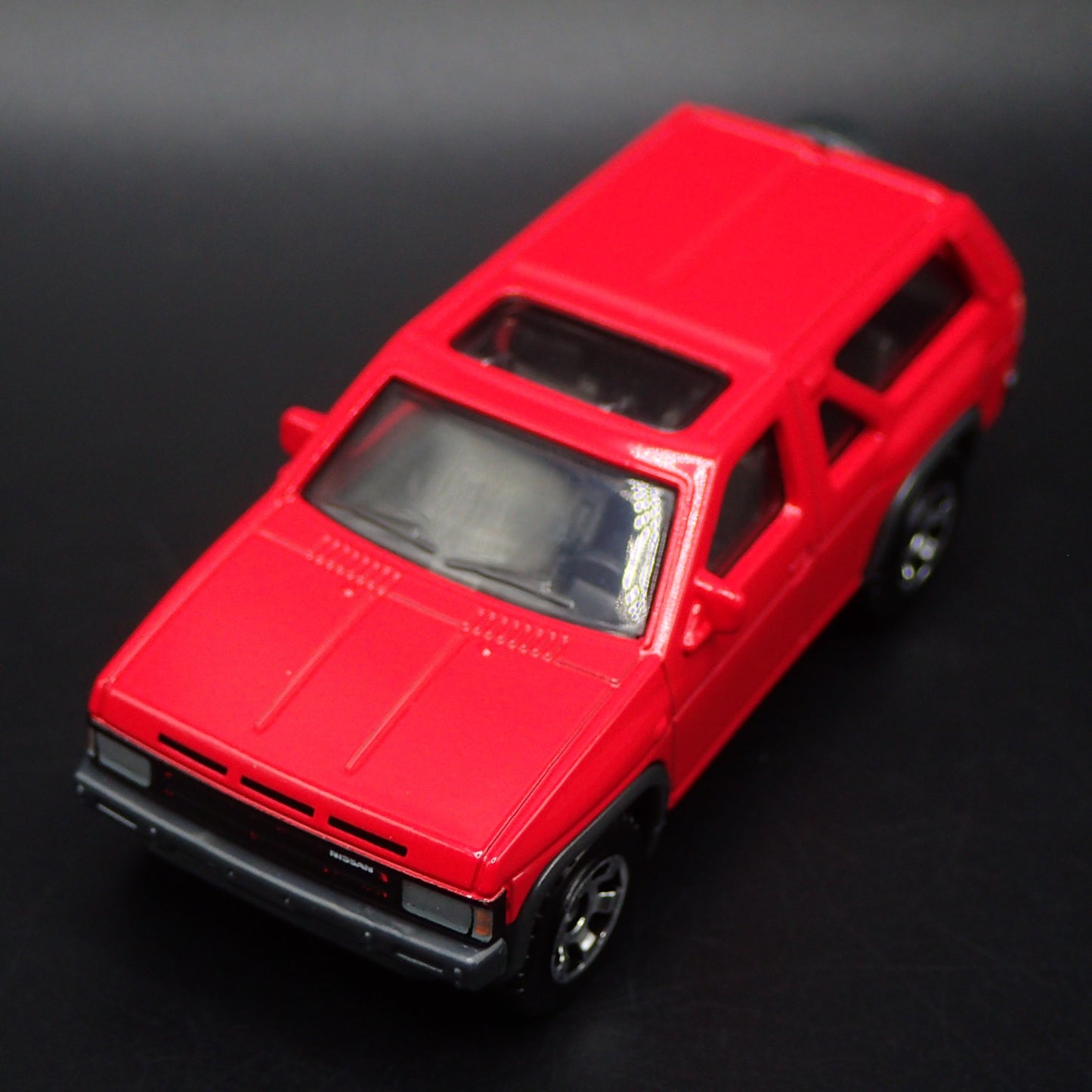 1985-1994 NISSAN PATHFINDER SUV 1:64 SCALE COLLECTIBLE DIORAMA DIECAST MODEL CAR