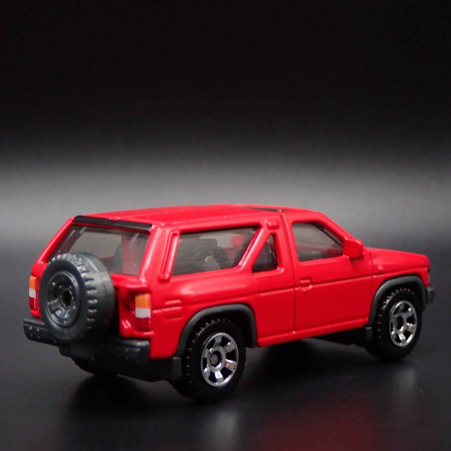 1985-1994 NISSAN PATHFINDER SUV 1:64 SCALE COLLECTIBLE DIORAMA DIECAST MODEL CAR