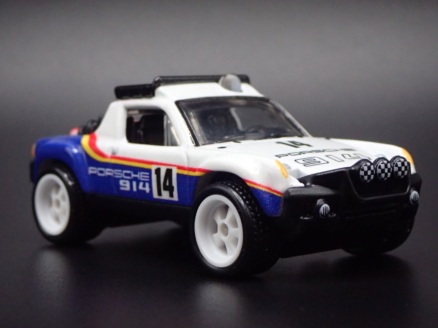 1969-1976 PORSCHE 914 SAFARI 1:64 SCALE COLLECTIBLE DIORAMA DIECAST MODEL CAR