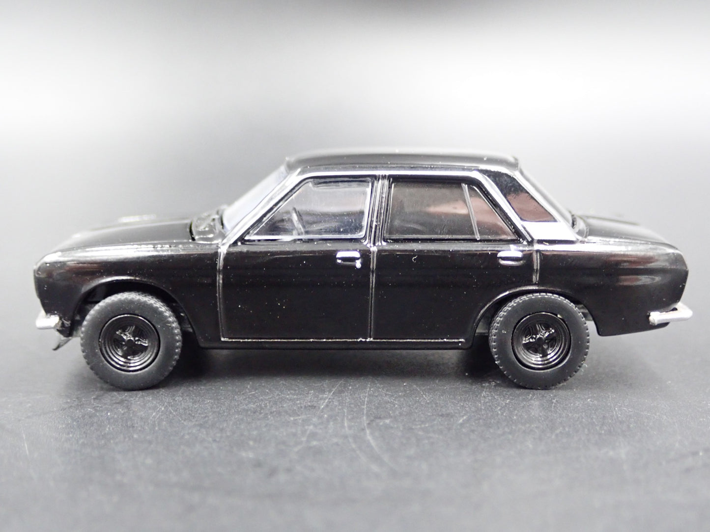 1967-1973 DATSUN 510 SEDAN 4 FOUR DOOR RARE 1:64 SCALE DIORAMA DIECAST MODEL CAR