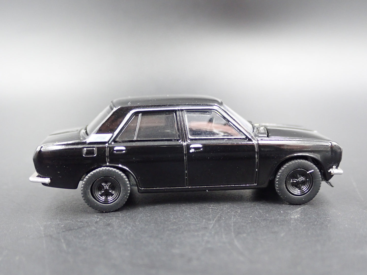 1967-1973 DATSUN 510 SEDAN 4 FOUR DOOR RARE 1:64 SCALE DIORAMA DIECAST MODEL CAR