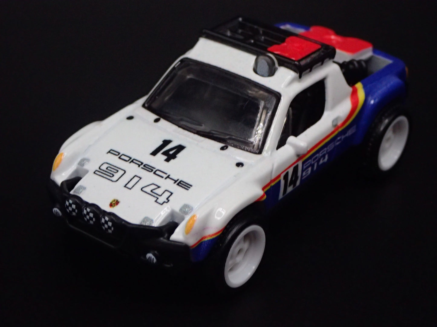 1969-1976 PORSCHE 914 SAFARI 1:64 SCALE COLLECTIBLE DIORAMA DIECAST MODEL CAR