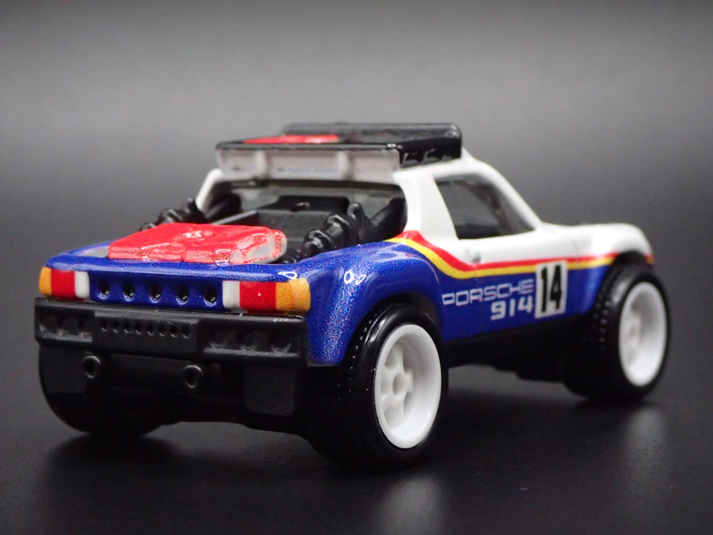 1969-1976 PORSCHE 914 SAFARI 1:64 SCALE COLLECTIBLE DIORAMA DIECAST MODEL CAR