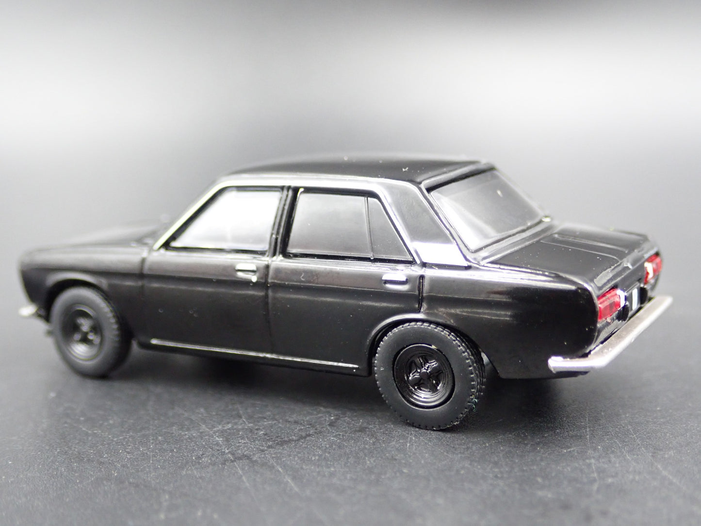 1967-1973 DATSUN 510 SEDAN 4 FOUR DOOR RARE 1:64 SCALE DIORAMA DIECAST MODEL CAR