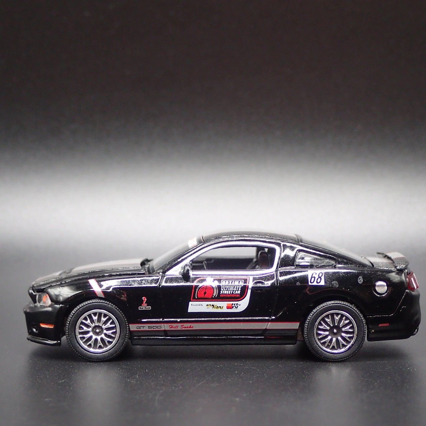 2010 10 FORD MUSTANG SHELBY GT500 OPTIMA 1:64 SCALE DIORAMA DIECAST MODEL CAR