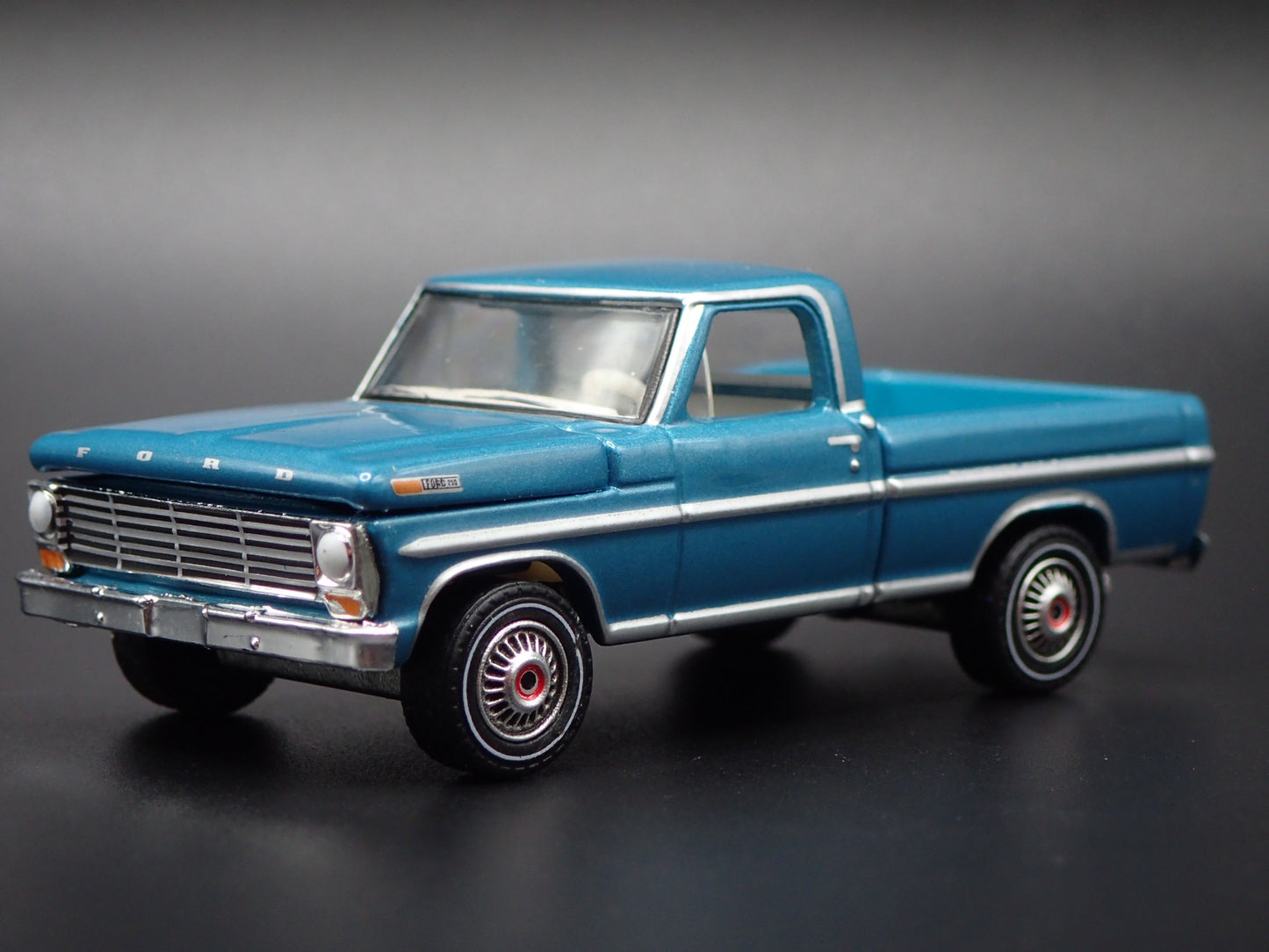 1967 67 FORD F100 SHORTBED PICKUP TRUCK W HITCH 1:64 SCALE DIECAST MODEL CAR
