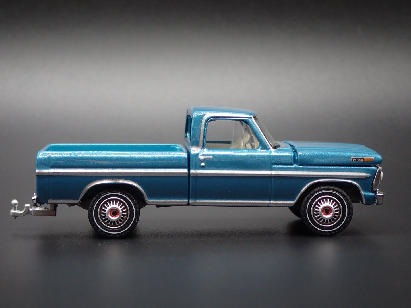 1967 67 FORD F100 SHORTBED PICKUP TRUCK W HITCH 1:64 SCALE DIECAST MODEL CAR