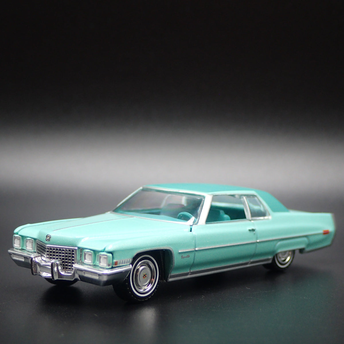 1971 71 CADILLAC CADDY COUPE DEVILLE 1:64 SCALE DIORAMA DIECAST MODEL CAR-Burning Rubber Toy Company