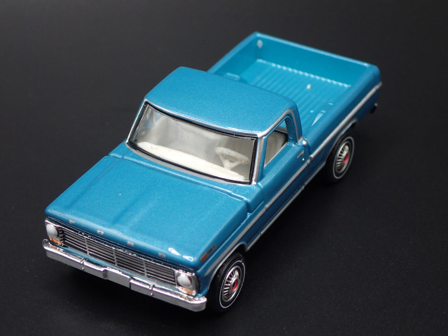 1967 67 FORD F100 SHORTBED PICKUP TRUCK W HITCH 1:64 SCALE DIECAST MODEL CAR