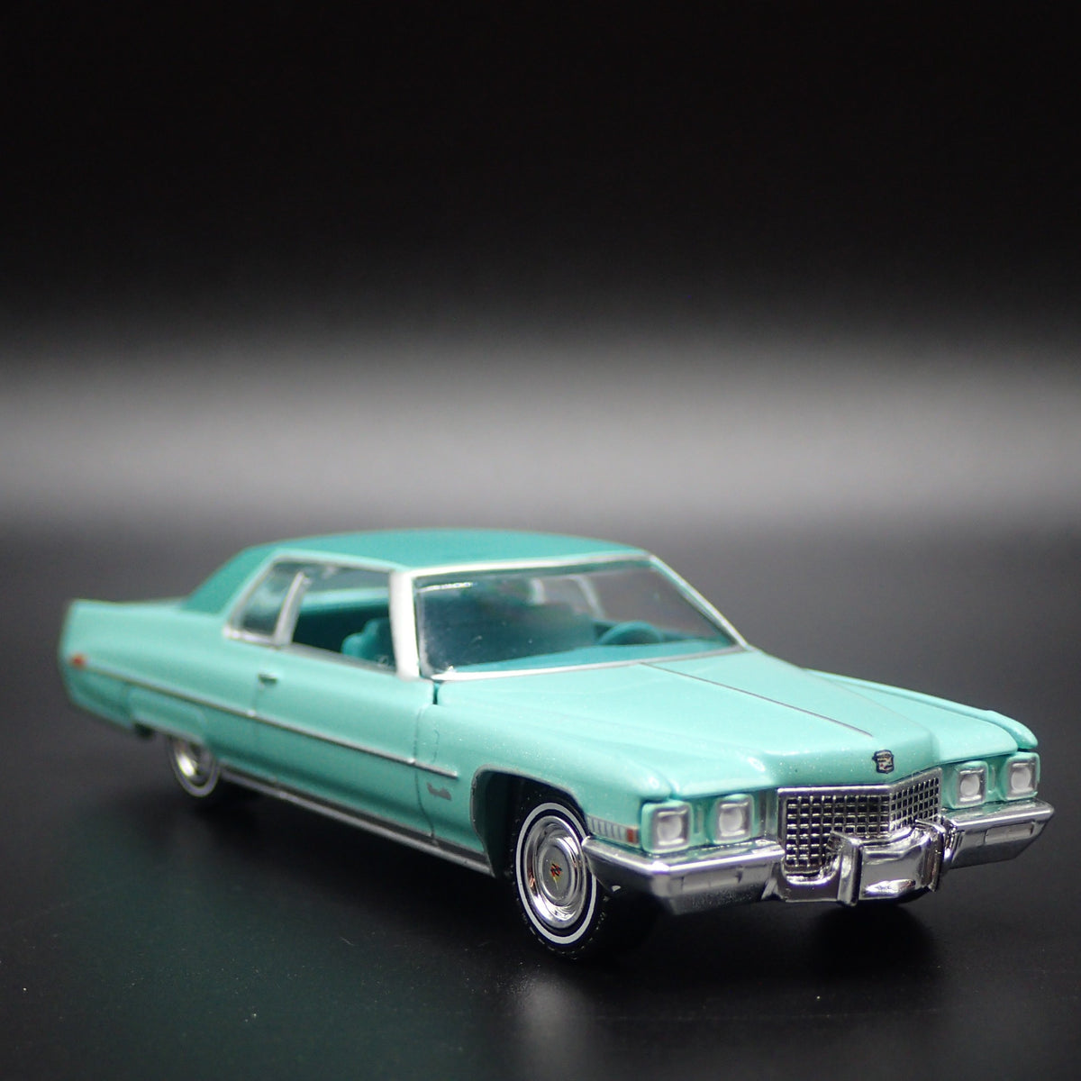 1971 71 CADILLAC CADDY COUPE DEVILLE 1:64 SCALE DIORAMA DIECAST MODEL CAR-Burning Rubber Toy Company