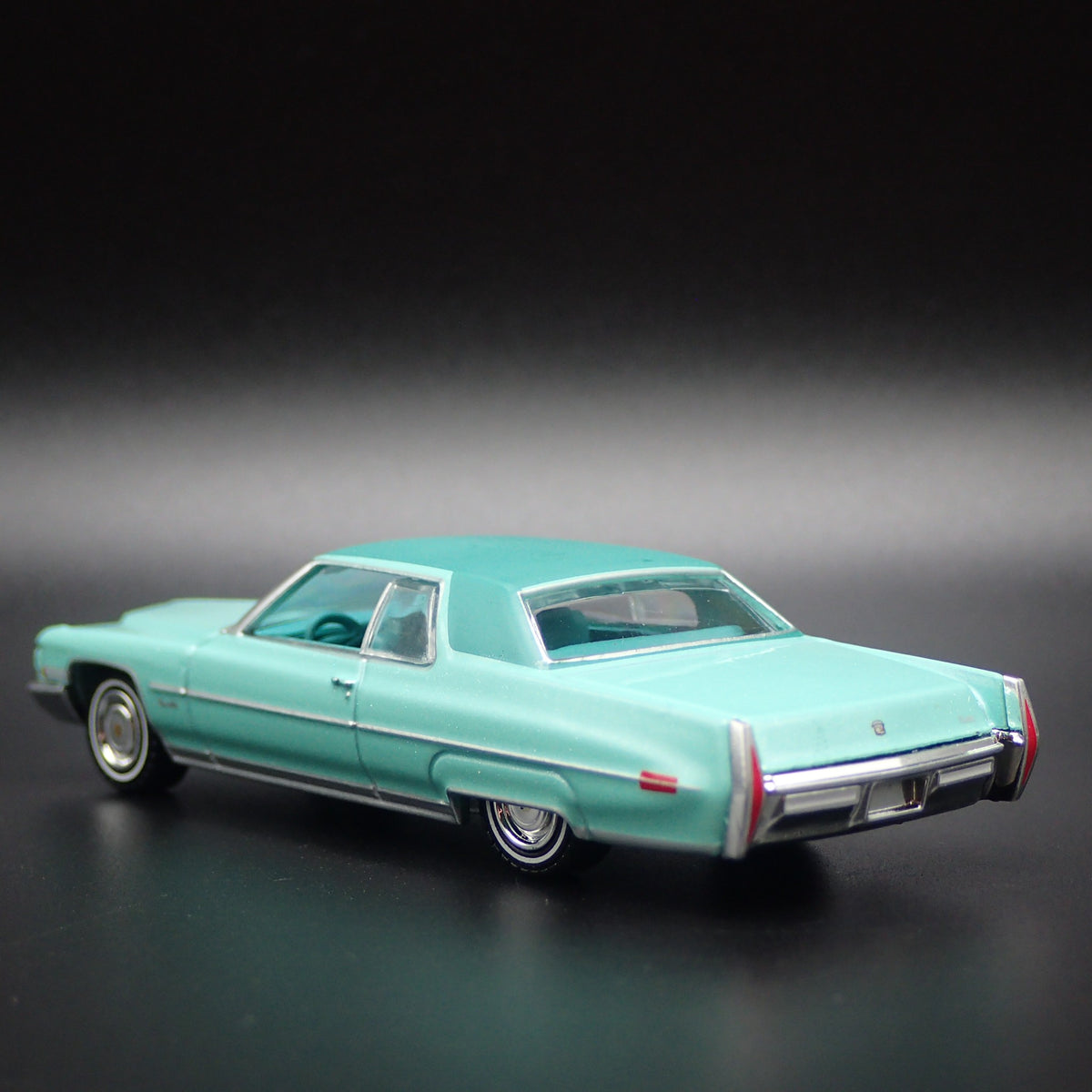 1971 71 CADILLAC CADDY COUPE DEVILLE 1:64 SCALE DIORAMA DIECAST MODEL CAR-Burning Rubber Toy Company