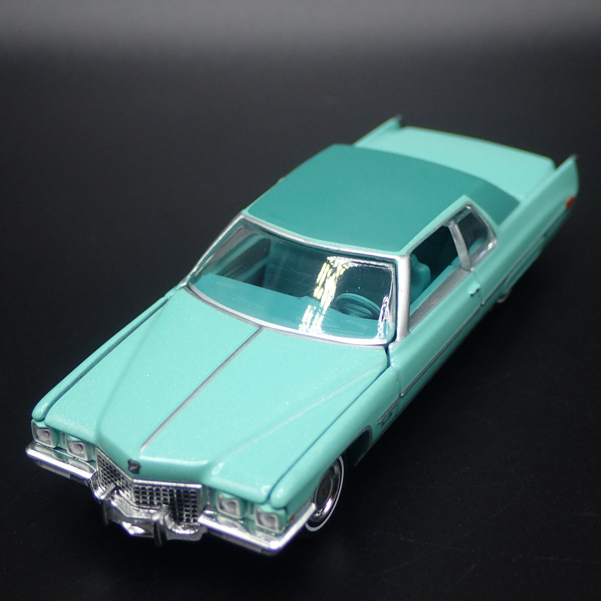 1971 71 CADILLAC CADDY COUPE DEVILLE 1:64 SCALE DIORAMA DIECAST MODEL CAR-Burning Rubber Toy Company