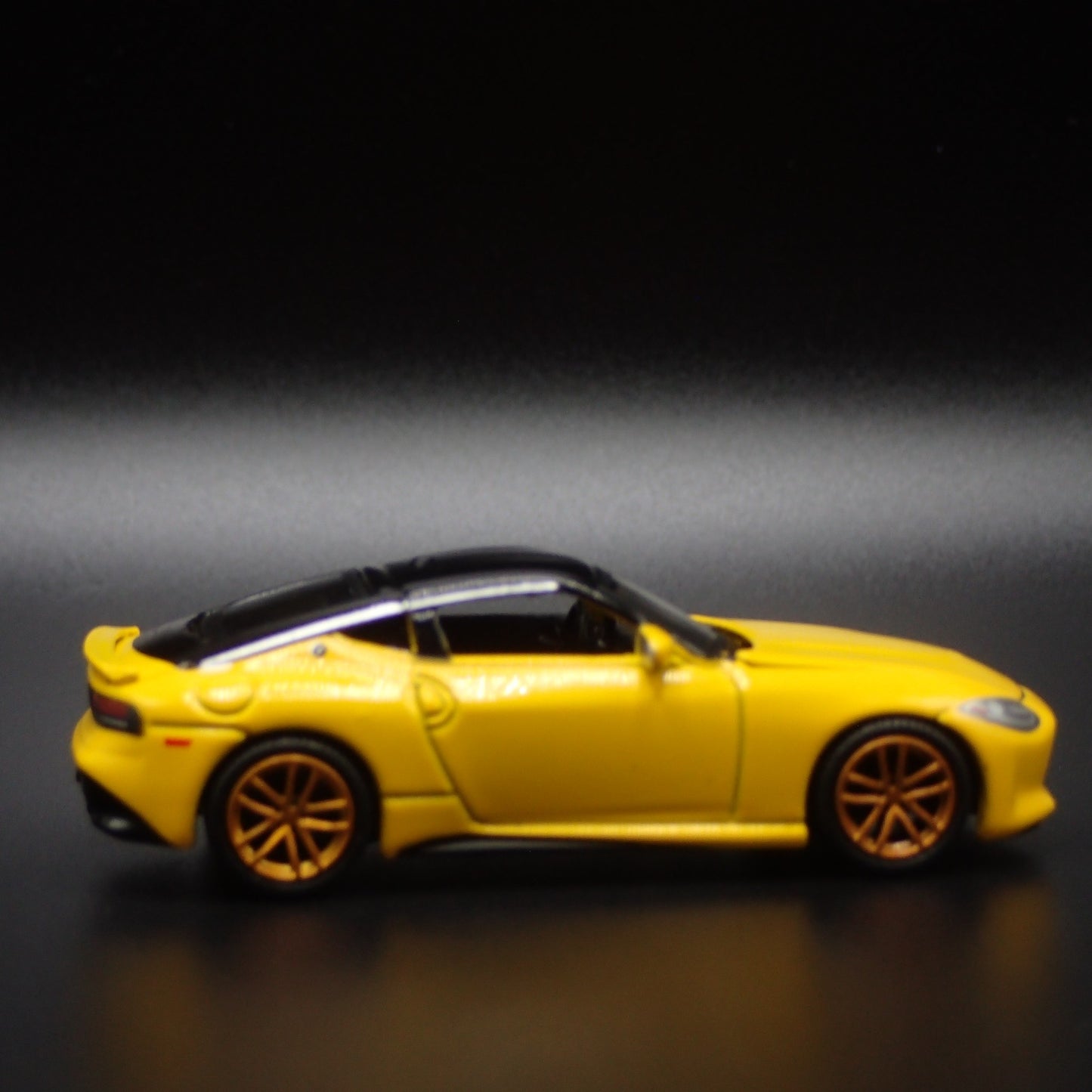 2023-2025 NISSAN Z YELLOW 1:64 SCALE COLLECTIBLE DIORAMA DIECAST MODEL CAR