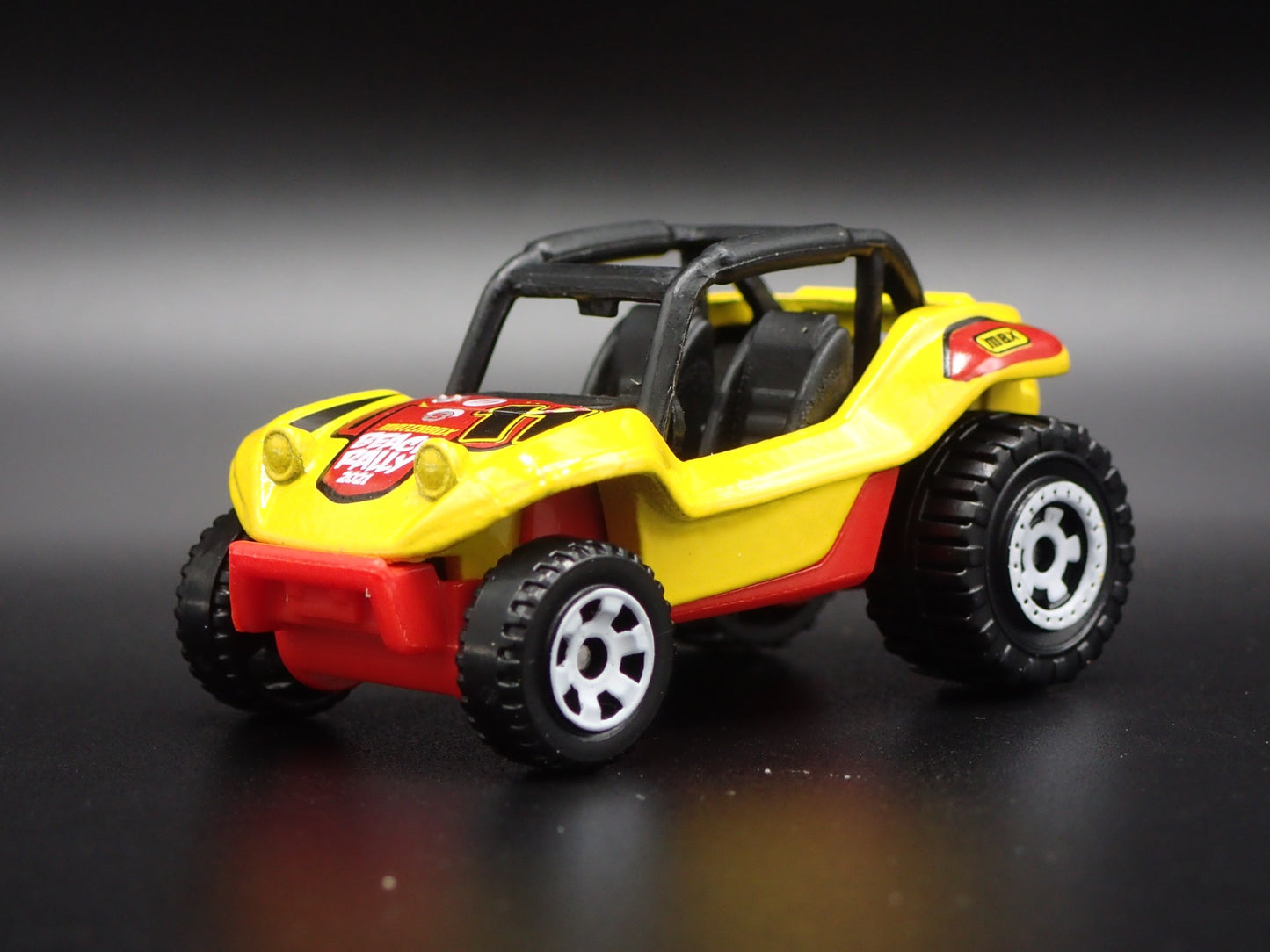 1965-1971 VW VOLKSWAGEN DUNE  BUGGY MANX 1:64 SCALE DIORAMA DIECAST MODEL CAR