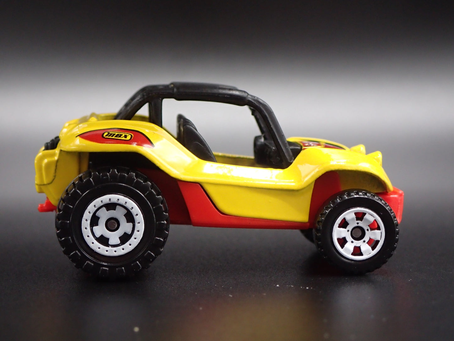 1965-1971 VW VOLKSWAGEN DUNE  BUGGY MANX 1:64 SCALE DIORAMA DIECAST MODEL CAR