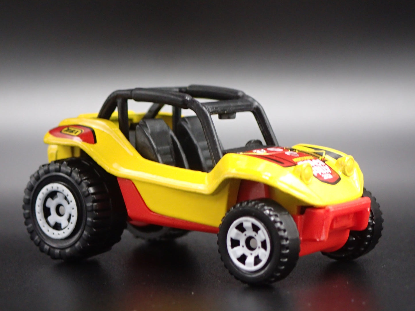 1965-1971 VW VOLKSWAGEN DUNE  BUGGY MANX 1:64 SCALE DIORAMA DIECAST MODEL CAR