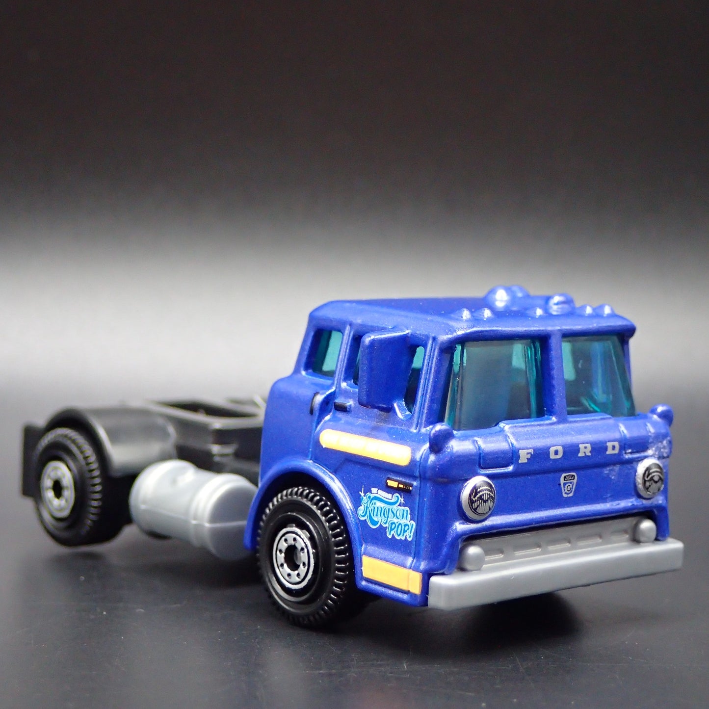 1963-1990 FORD C900 COE RIG TRUCK PURPLE 1:64 MB SCALE DIORAMA DIECAST MODEL CAR